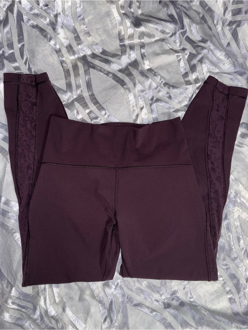 Size 8 Lululemon Paisley Lace 25” High waisted Leggings
